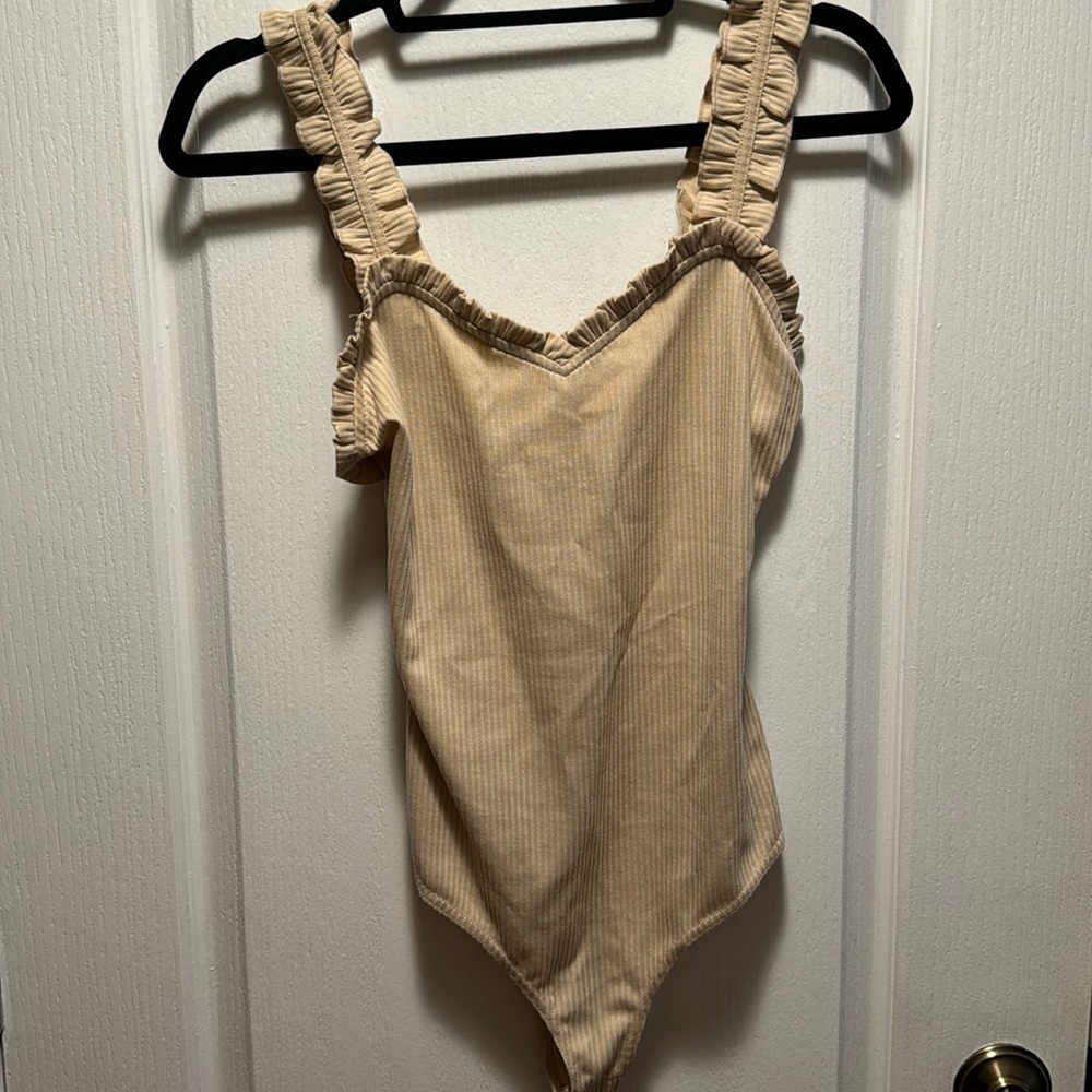 Pink Lily, bodysuit with ruffle details, oatmeal, small